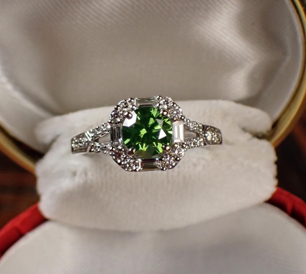 Appraisal: GREEN DIAMOND AND FOURTEEN KARAT GOLD RING The k white