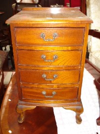 Appraisal: A pine bedside chest of drawers