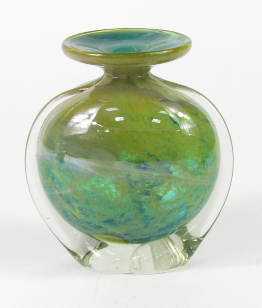 Appraisal: A Michael Harris Mdina glass vase of side stripe form