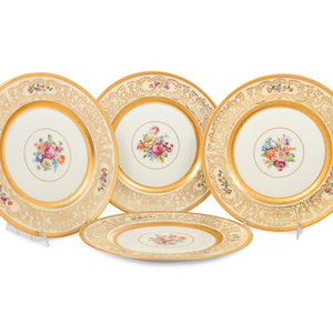 Appraisal: A Set of Eight Bavarian Parcel Gilt Porcelain Dinner Plates