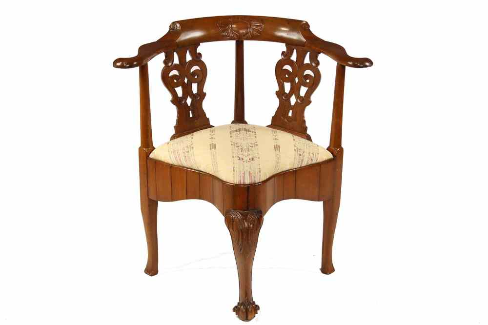 Appraisal: ENGLISH CORNER CHAIR - English Corner chair in Honduras mahogany