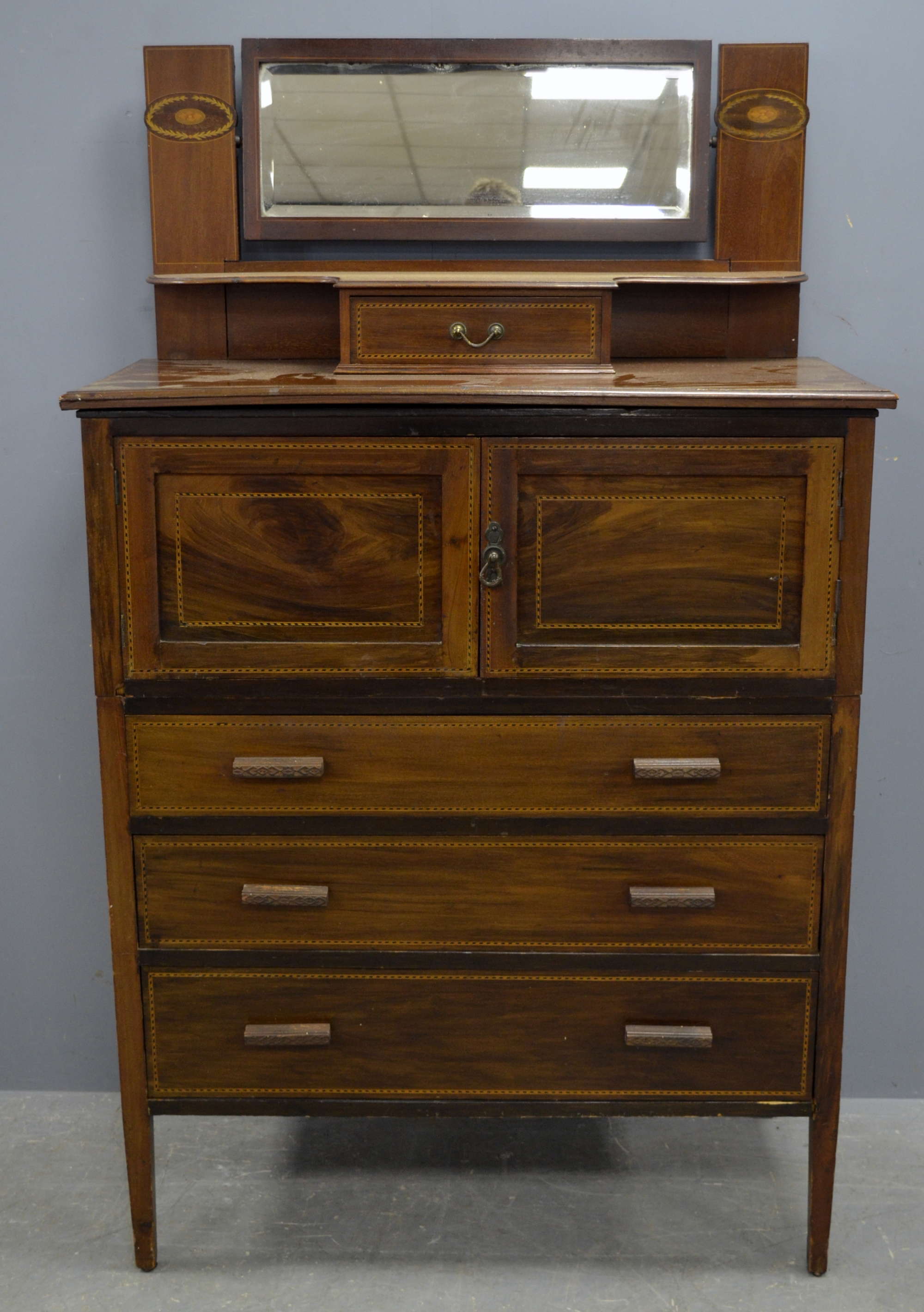 Appraisal: Mahogany dressing chest