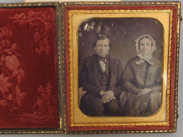 Appraisal: Grouping of daguerreotypes in full cases including sixth plate daguerreotypes