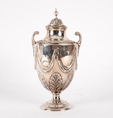 Appraisal: A George III silver sugar vase William Abdy London the