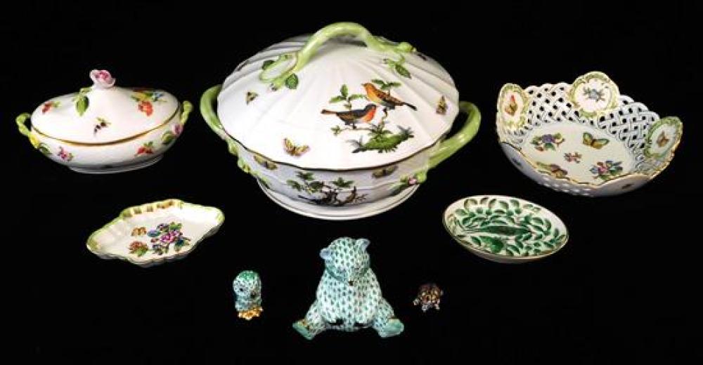 Appraisal: Herend porcelain eight pieces including Rothschild Bird covered vegetable dish