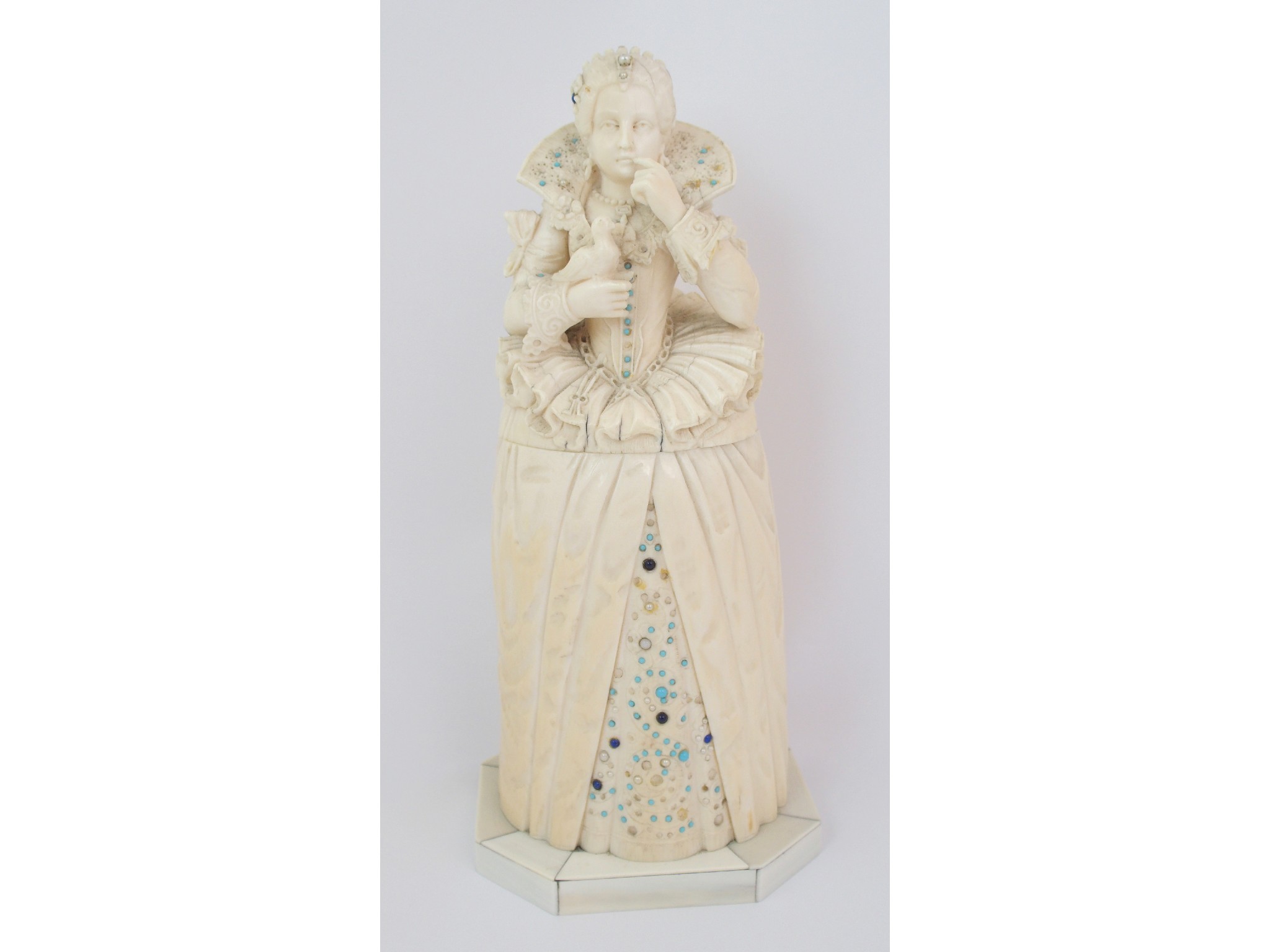 Appraisal: A carved ivory Dieppe work figure of Mary Queen of