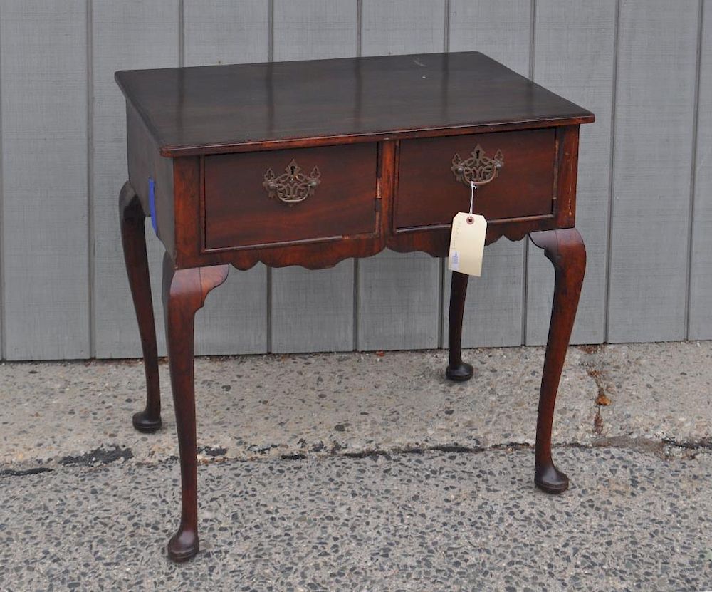 Appraisal: English Queen Anne Walnut Dressing Table th century with molded