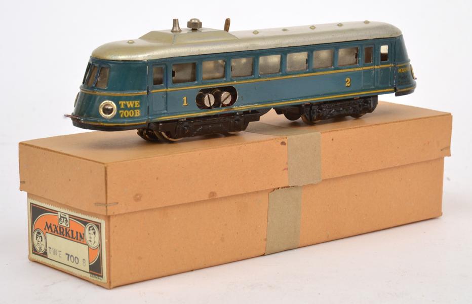 Appraisal: MARKLIN GERMANY TWE B TRIEBWAGEN RAILCAR BLUE-GREEN WITH GOLD ROOF