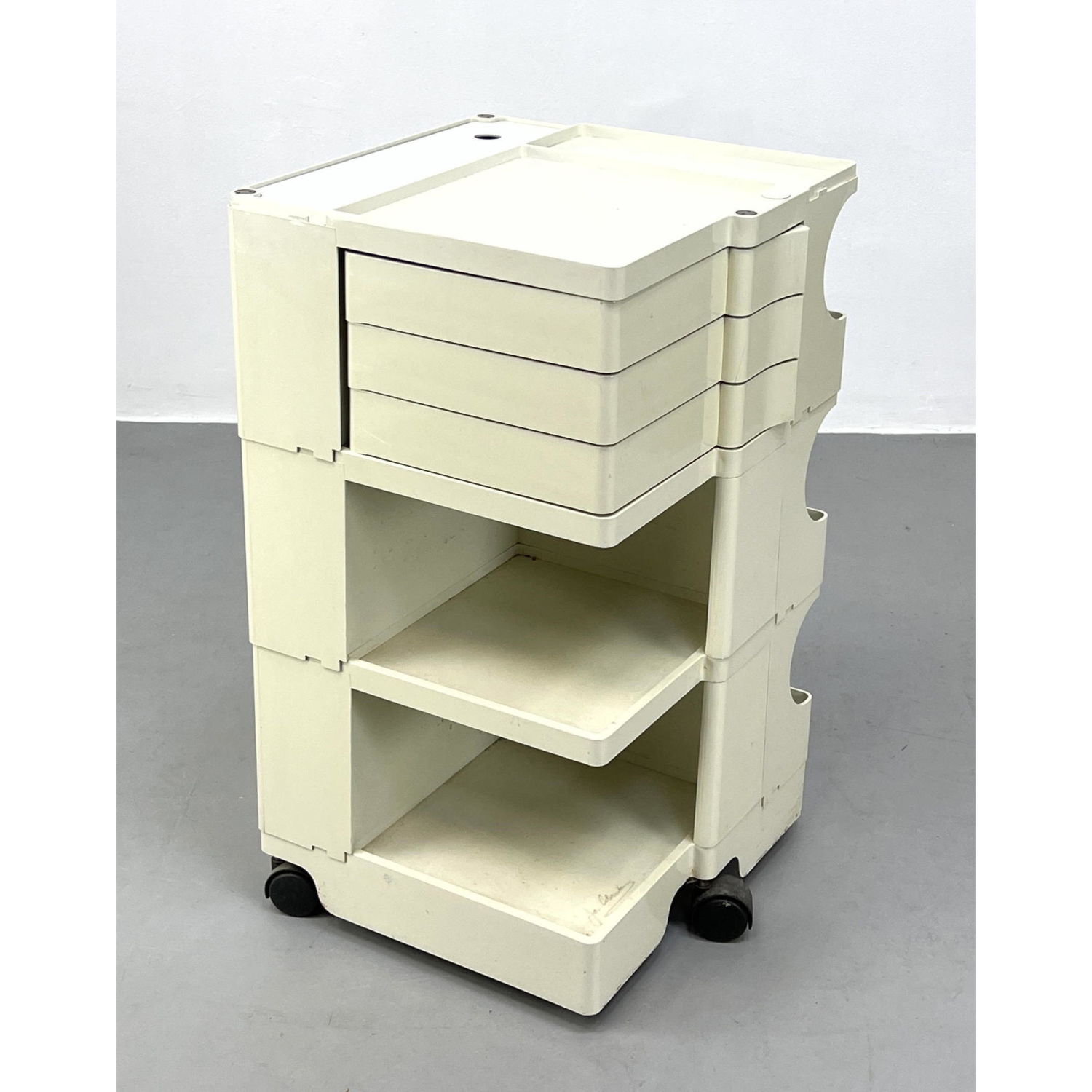 Appraisal: White KARTELL by JOE COLOMBO Boby Rolling Cart Swing Out