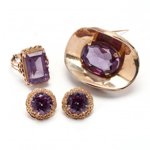 Appraisal: GOLD AND SYNTHETIC GEM-SET JEWELRY To include a pendant brooch