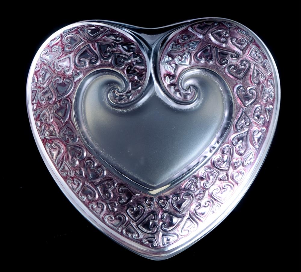 Appraisal: LALIQUE CRYSTAL STAINED RED HEART BOXLalique crystal heart shaped box