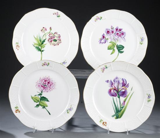 Appraisal: Group of handpainted Herend dinner plates Mid th century All