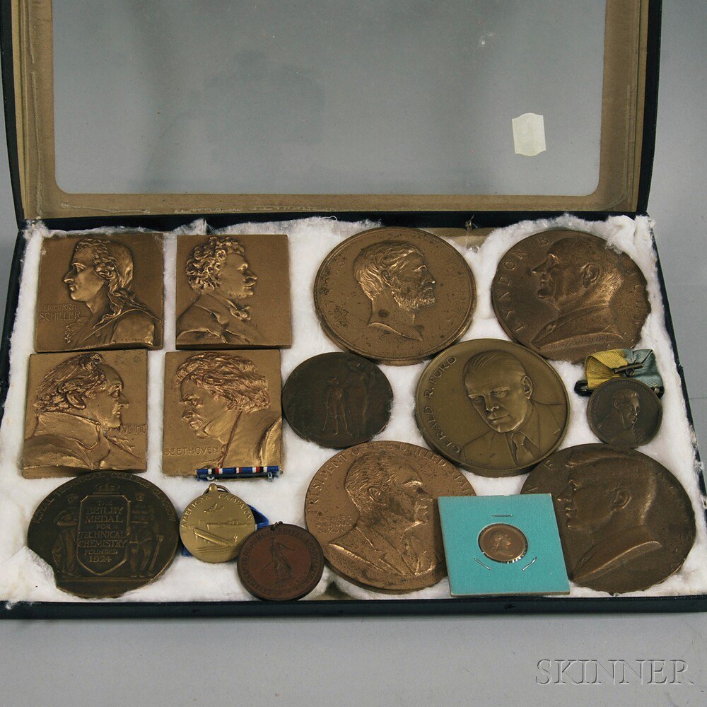 Appraisal: Fifteen Bronze Commemorative Medallions four rectangular portrait medals one of