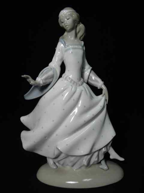 Appraisal: Lladro Spanish porcelain figurine titled ''Cinderella'' Marked on base ''Lladro