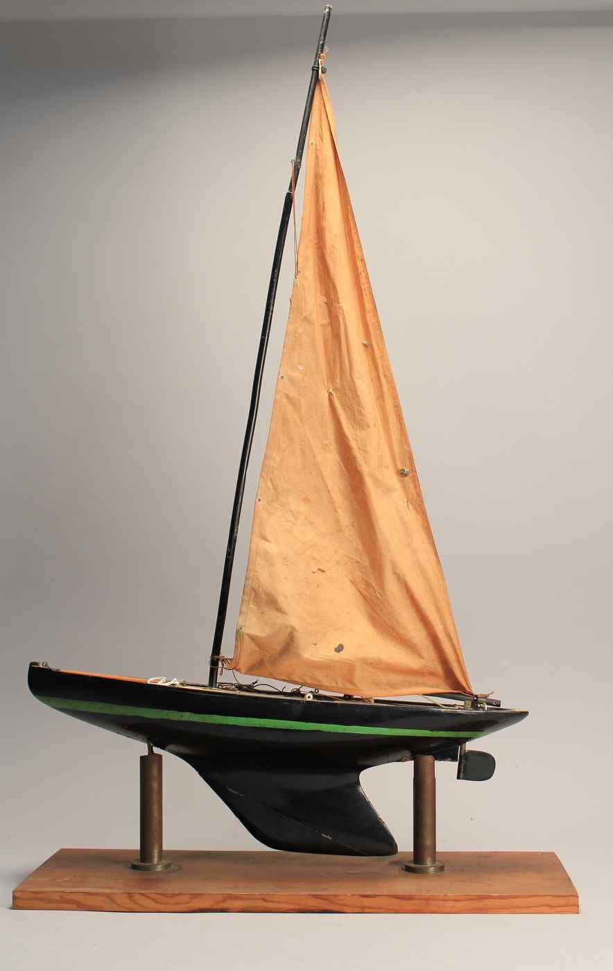 Appraisal: MODEL OF THE SAILBOAT HEATHER DEWFirst Half of the th