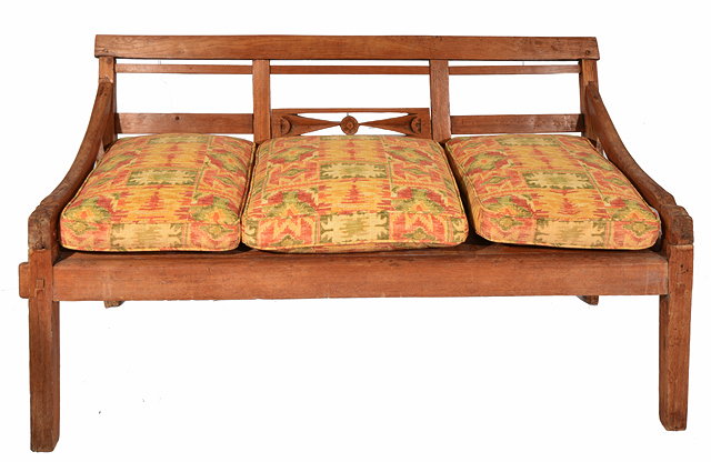 Appraisal: A LATE TH EARLY TH CENTURY COLONIAL TEAK DAY BED