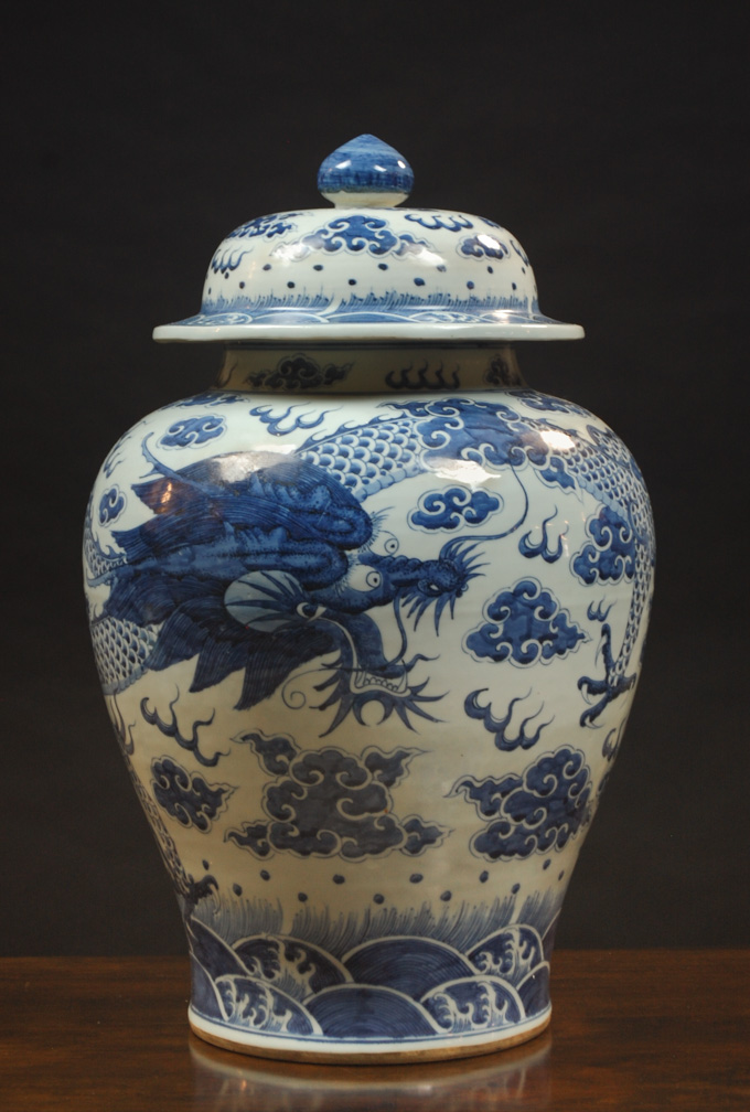 Appraisal: CHINESE QING PORCELAIN LARGE LIDDED STORAGE JAR decorated in an