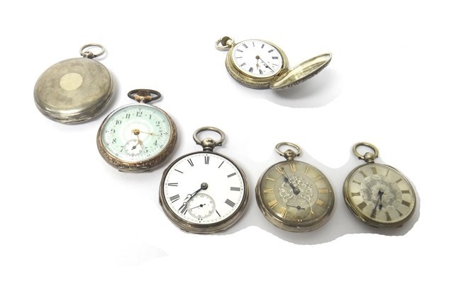 Appraisal: A silver cased key wind hunting cased pocket watch London