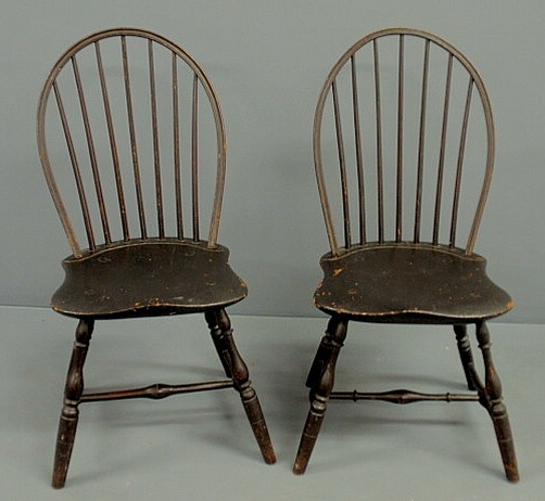 Appraisal: Pair of New England bow-back Windsor side chairs early th