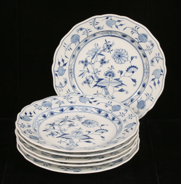 Appraisal: Six Meissen porcelain plates in the Blue Onion pattern Marked