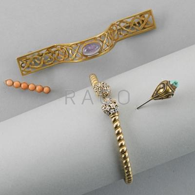 Appraisal: FOUR VICTORIAN GOLD JEWELRY ITEMS k gold sprung bracelet with