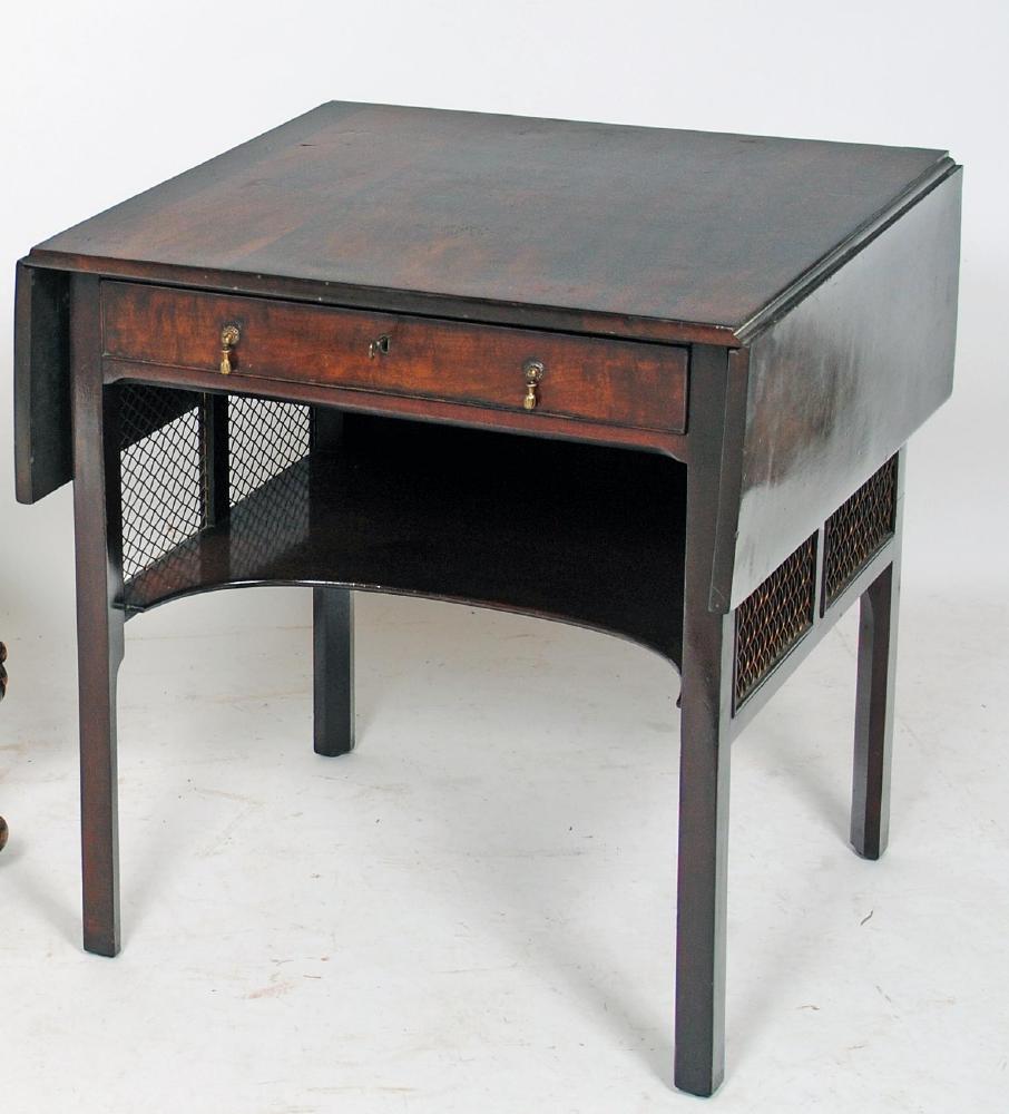 Appraisal: AN EARLY GEORGE III MAHOGANY TWIN FLAP SUPPER TABLE the