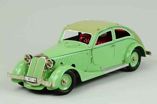 Appraisal: MARKLIN AUTO Germany contemporary heavy tin plate constructor car done