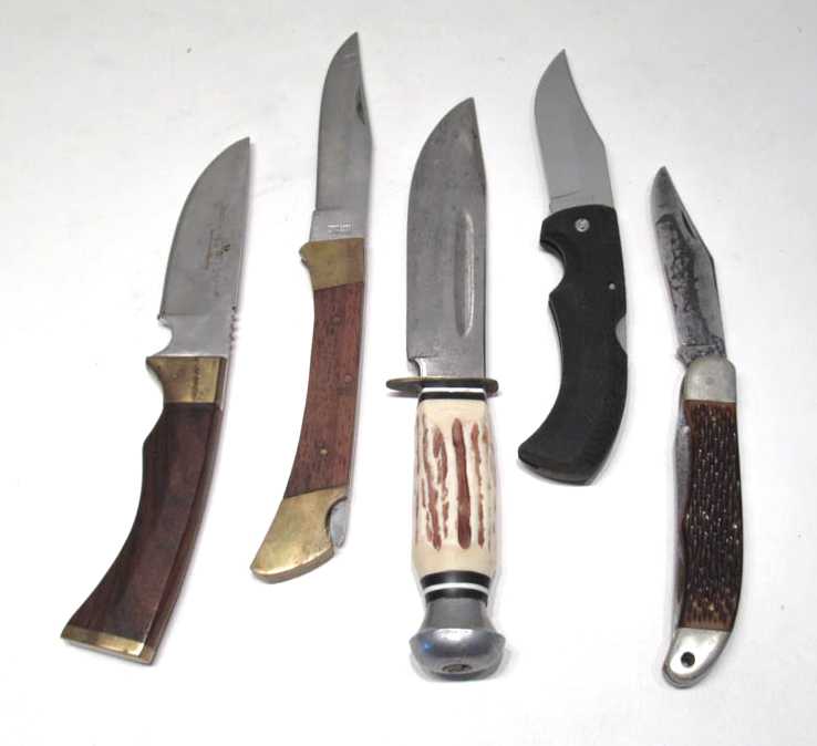 Appraisal: COLLECTION OF KNIVES AND TABLE TOP DISPLAY CASE FOR BUCK