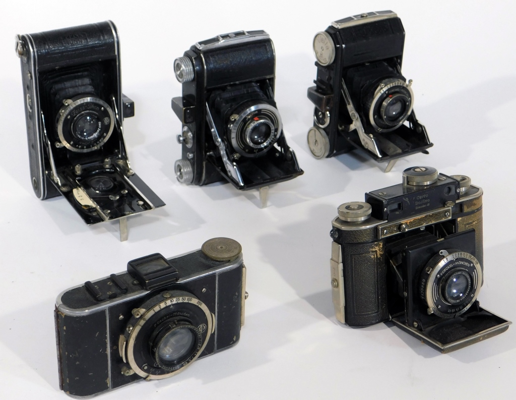 Appraisal: GROUP OF VINTAGE GERMAN MM CAMERAS Group of vintage German