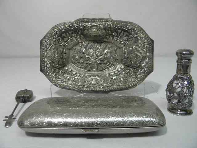 Appraisal: Lot of assorted sterling silver silver plate items Includes a