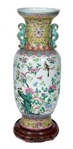 Appraisal: A CHINESE TH CENTURY VASE of baluster form painted with