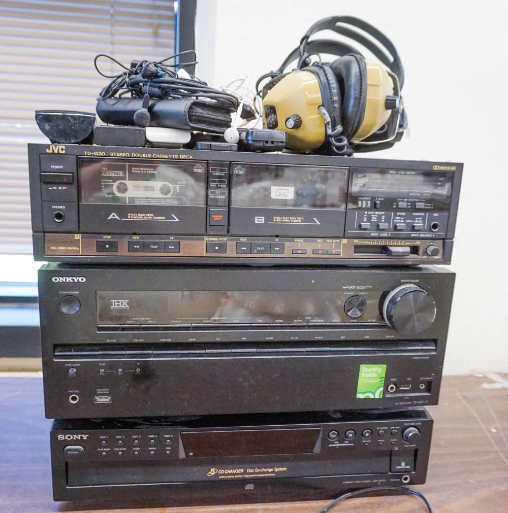 Appraisal: COLLECTION OF ELECTRONICSCollection of Electronics Consisting of JVC TD-W stereo