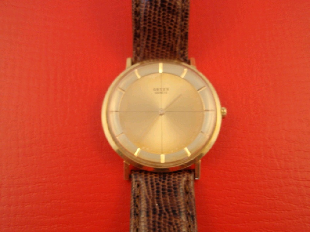 Appraisal: A Gruen ct gold cased dress quartz wristwatch on crocodile