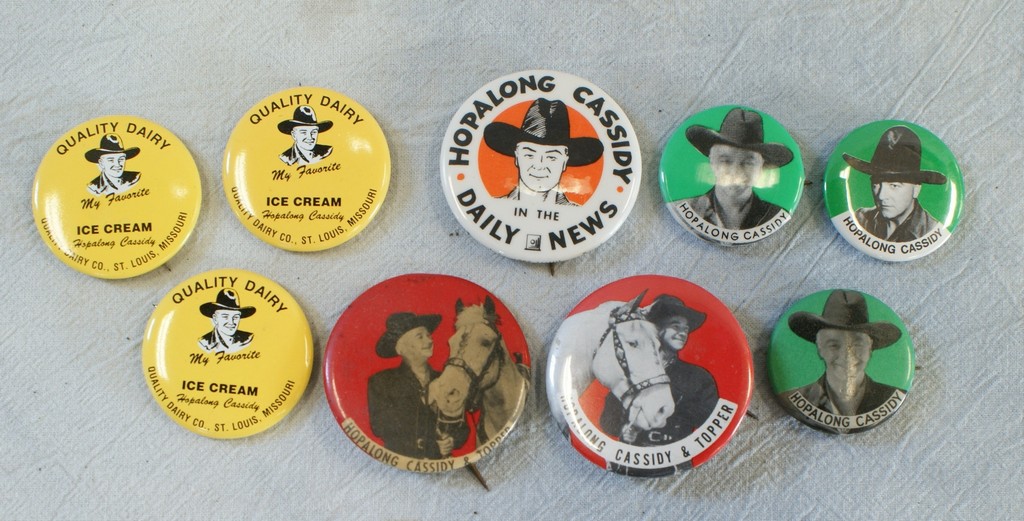 Appraisal: Hopalong Cassidy pin back buttons including Hopalong Cassidy in the