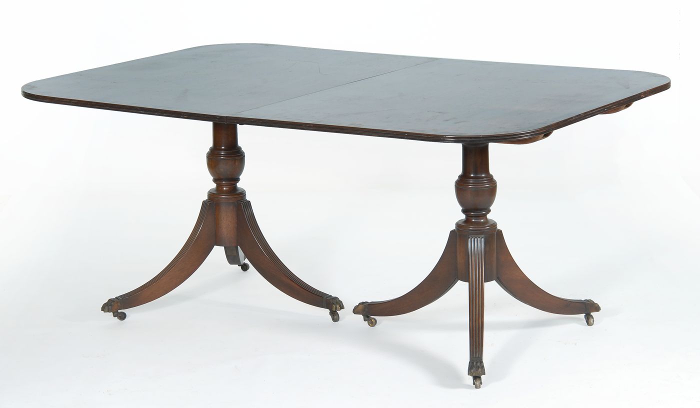 Appraisal: FEDERAL-STYLE DOUBLE-PEDESTAL EXTENSION DINING TABLE In mahogany with rosewood banded