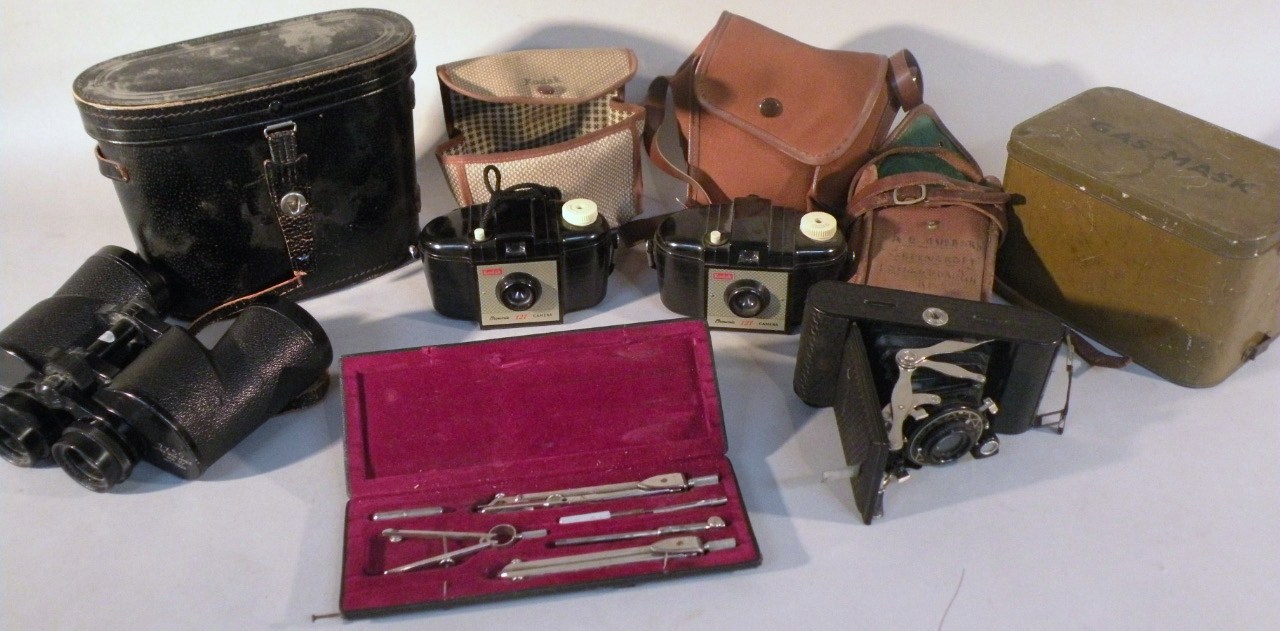 Appraisal: Various cameras and associated collectables to include Ensign-Selfix G cm