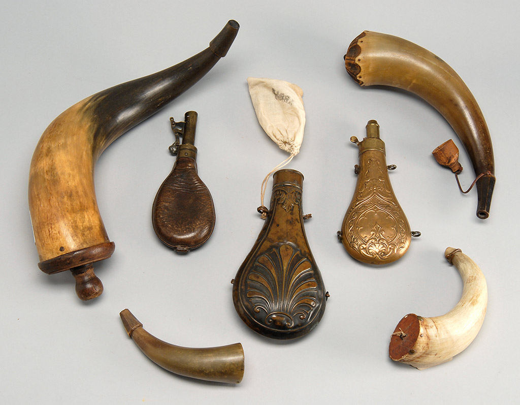 Appraisal: SEVEN POWDER FLASKS AND HORNS th CenturyTogether with two Civil