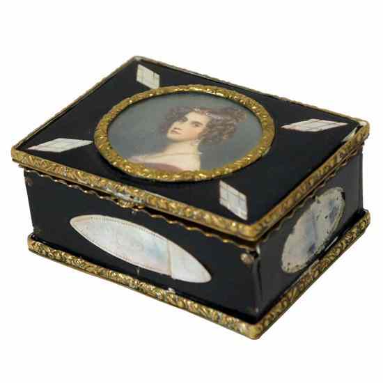 Appraisal: A French Tortoiseshell Bo te- -Miniature circa of rectangular form