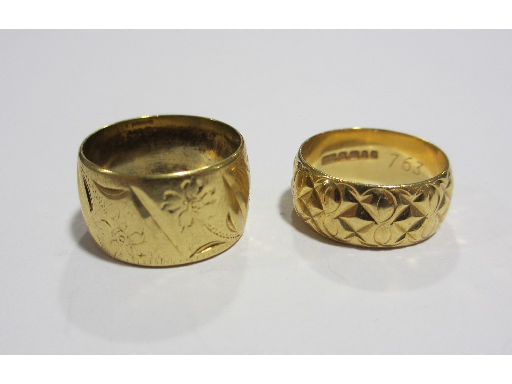 Appraisal: Two ct gold wedding bands Approximately gms