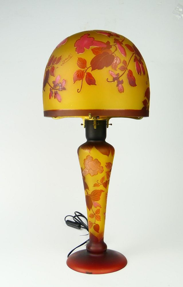 Appraisal: GALLE REPRODUCTION MUSHROOM STYLE CAMEO LAMP Measures from base to