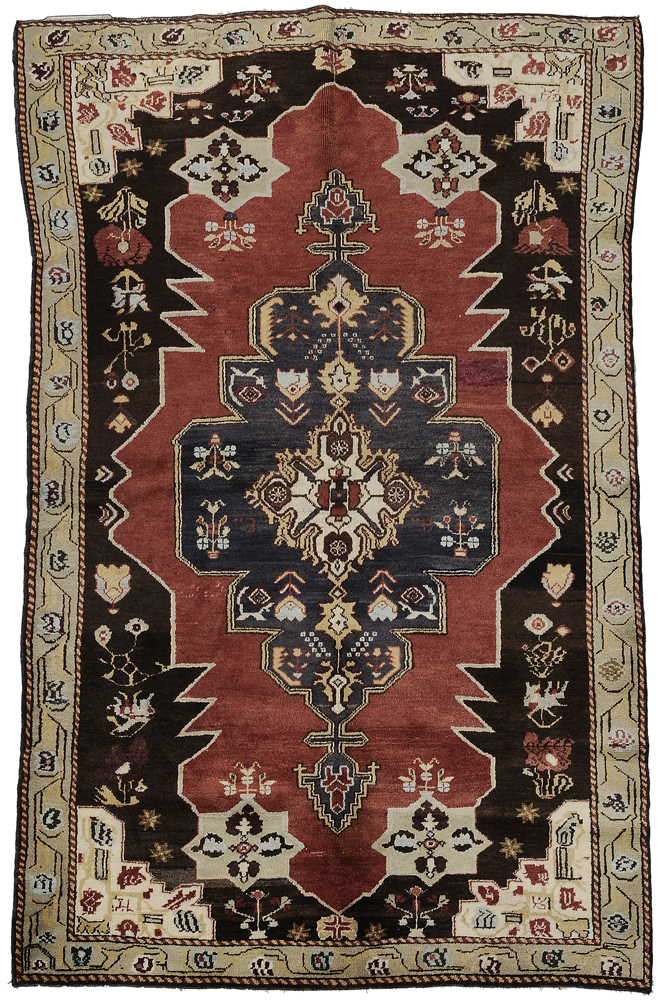 Appraisal: Oushak Rug Turkish late th century bold central medallion with