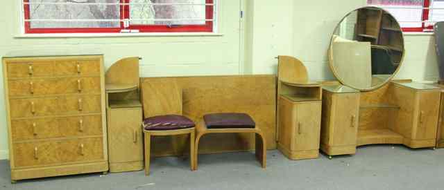 Appraisal: An Art Deco walnut veneered bedroom suite circa comprising dressing