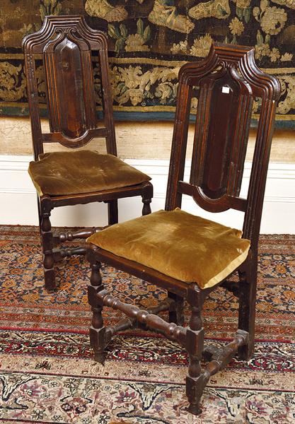 Appraisal: A PAIR OF TH CENTURY OAK HALL CHAIRS