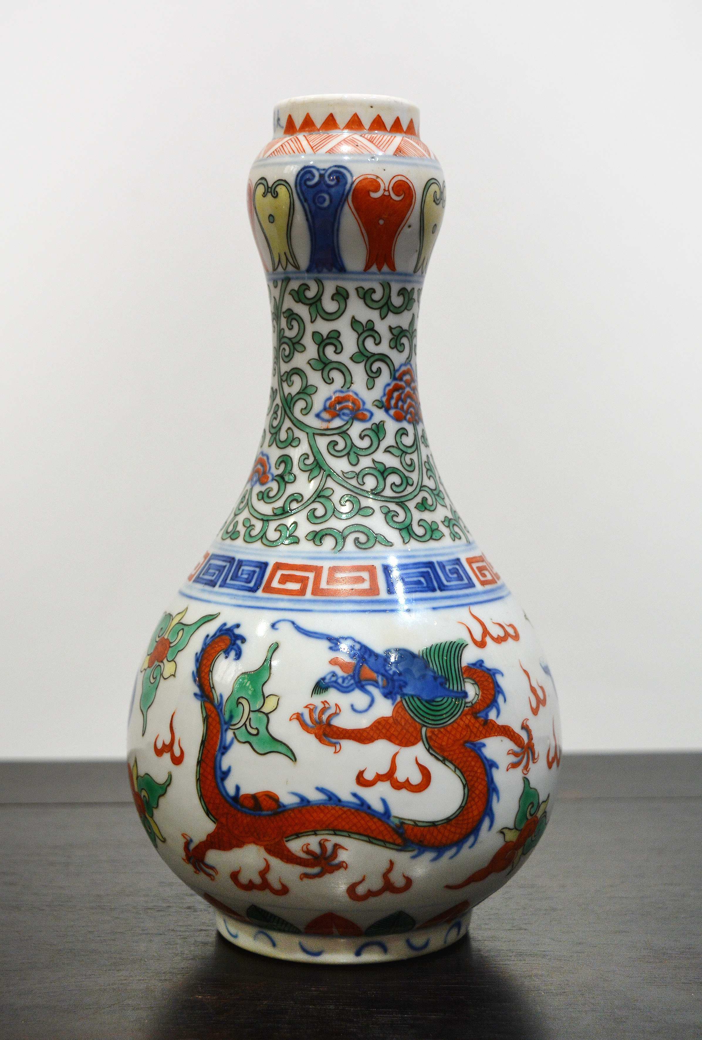 Appraisal: Tulip neck polychrome vaseChinese late th th Century painted in