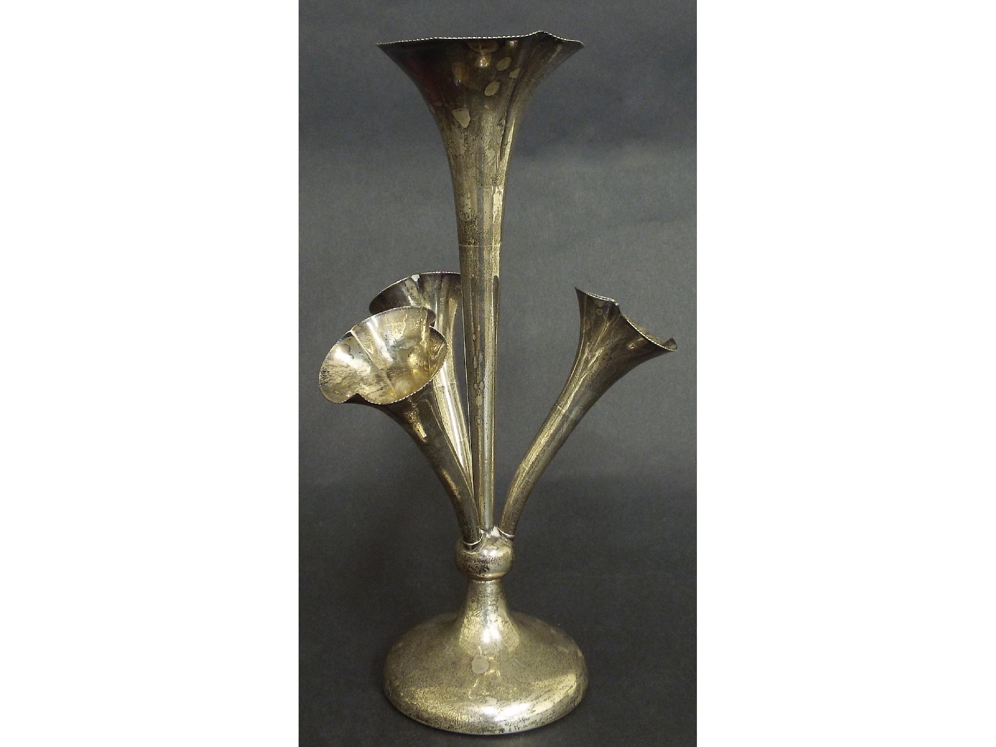 Appraisal: Edwardian silver epergne fitted with a tall central trumpet and