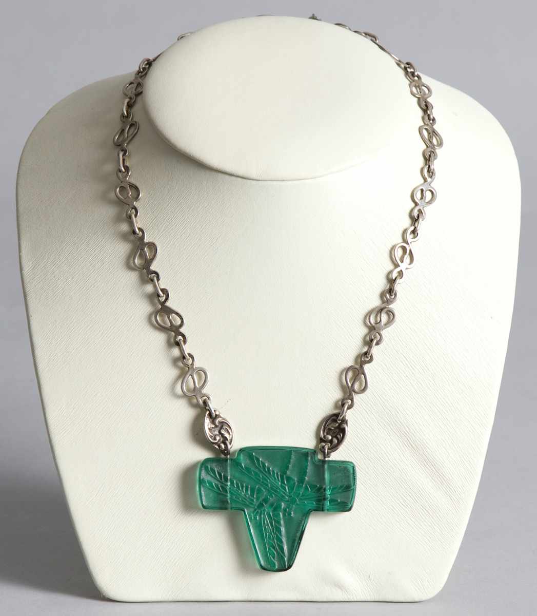 Appraisal: Lalique Emerald Green Dragonfly Pendant w Original Sterling Silver Chain