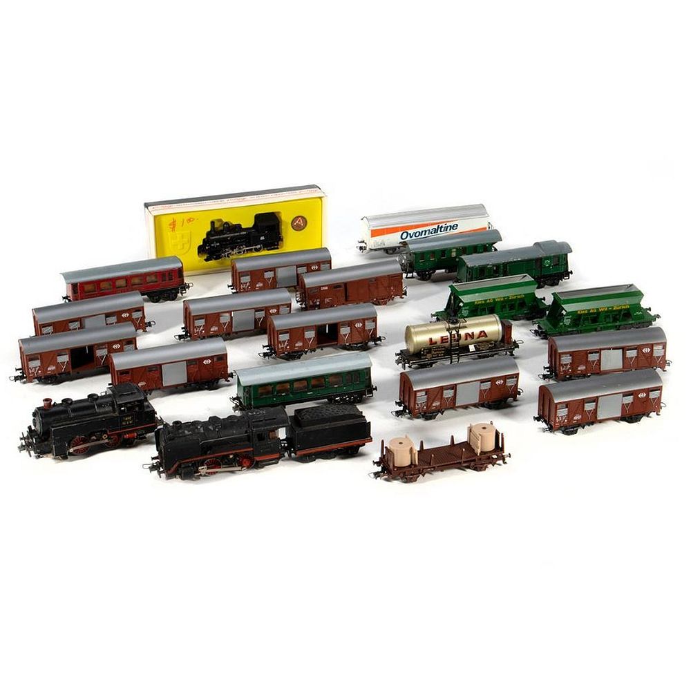 Appraisal: German and Austrian HO Scale train cars German and Austrian