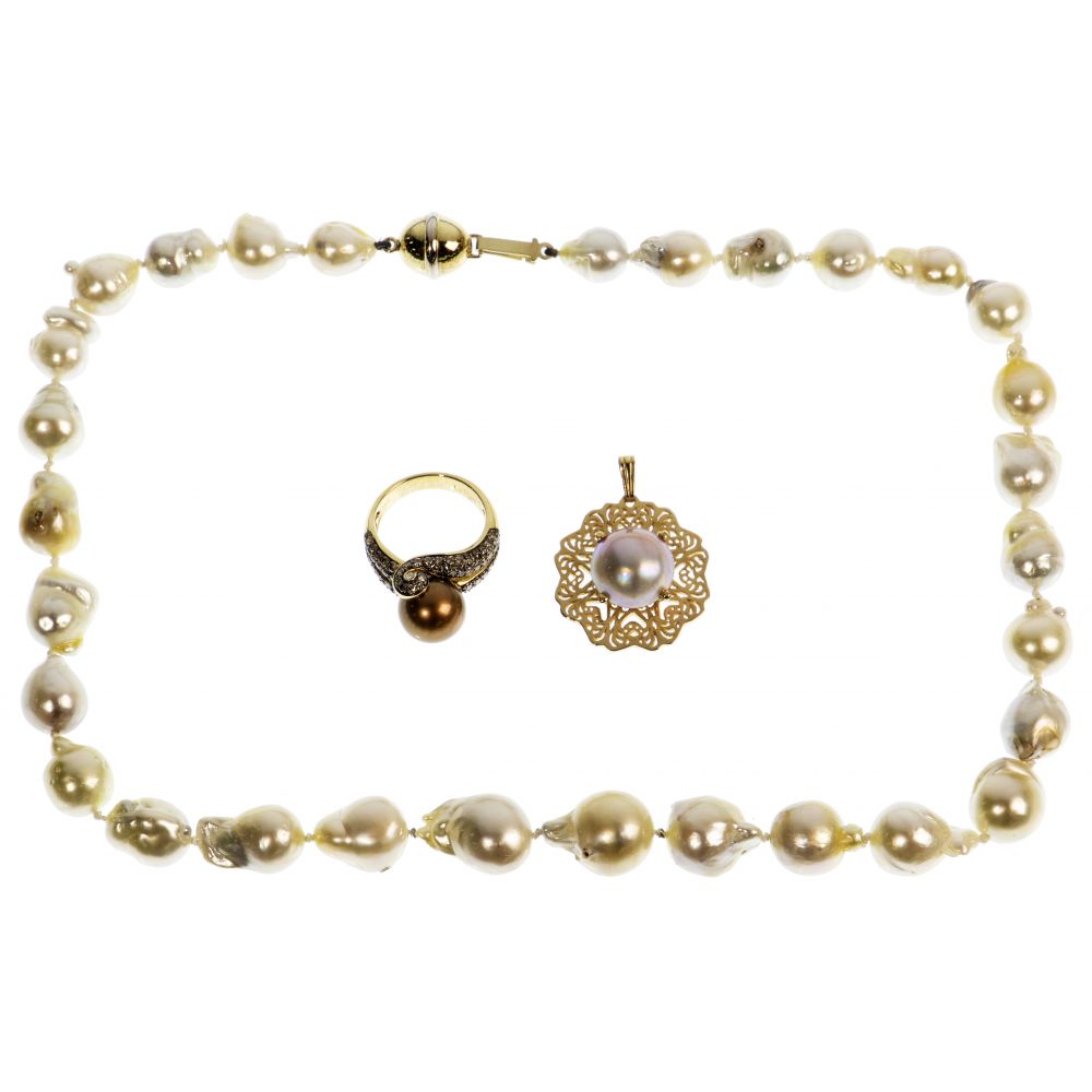 Appraisal: K YELLOW GOLD AND PEARL JEWELRY ASSORTMENT items including a