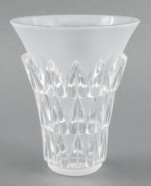 Appraisal: LALIQUE FEUILLES CRYSTAL GLASS VASE Lalique Feuilles crystal glass vase