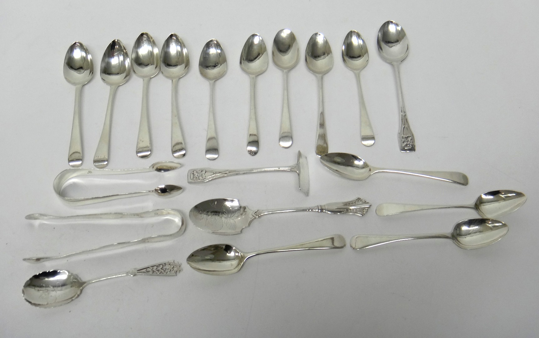 Appraisal: Silver comprising four Old English pattern teaspoons probably London nine